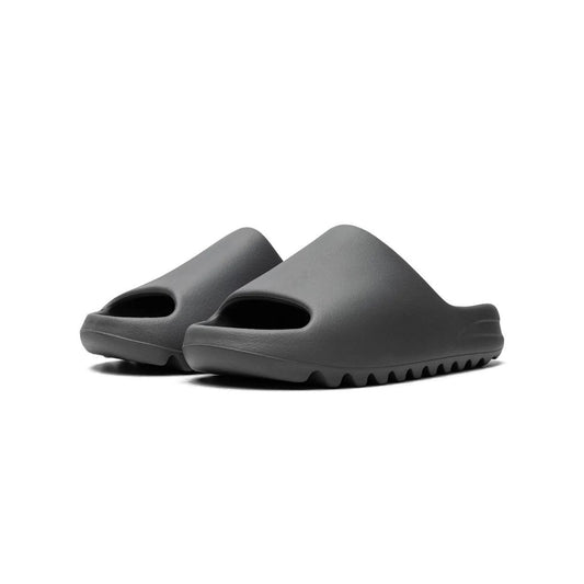 Yeezy slide black