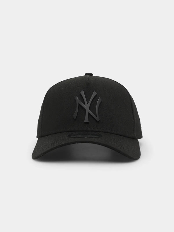 Ny Cap with Metal Badge