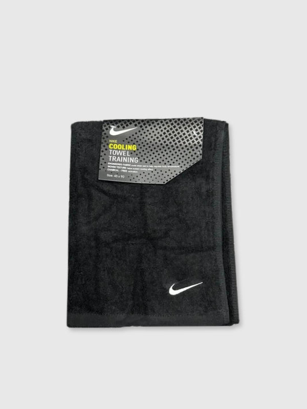 nike fundamental towel